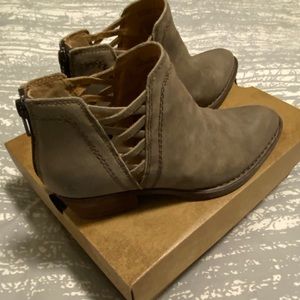 NWT Born Waterville Criss-Cross Bootie